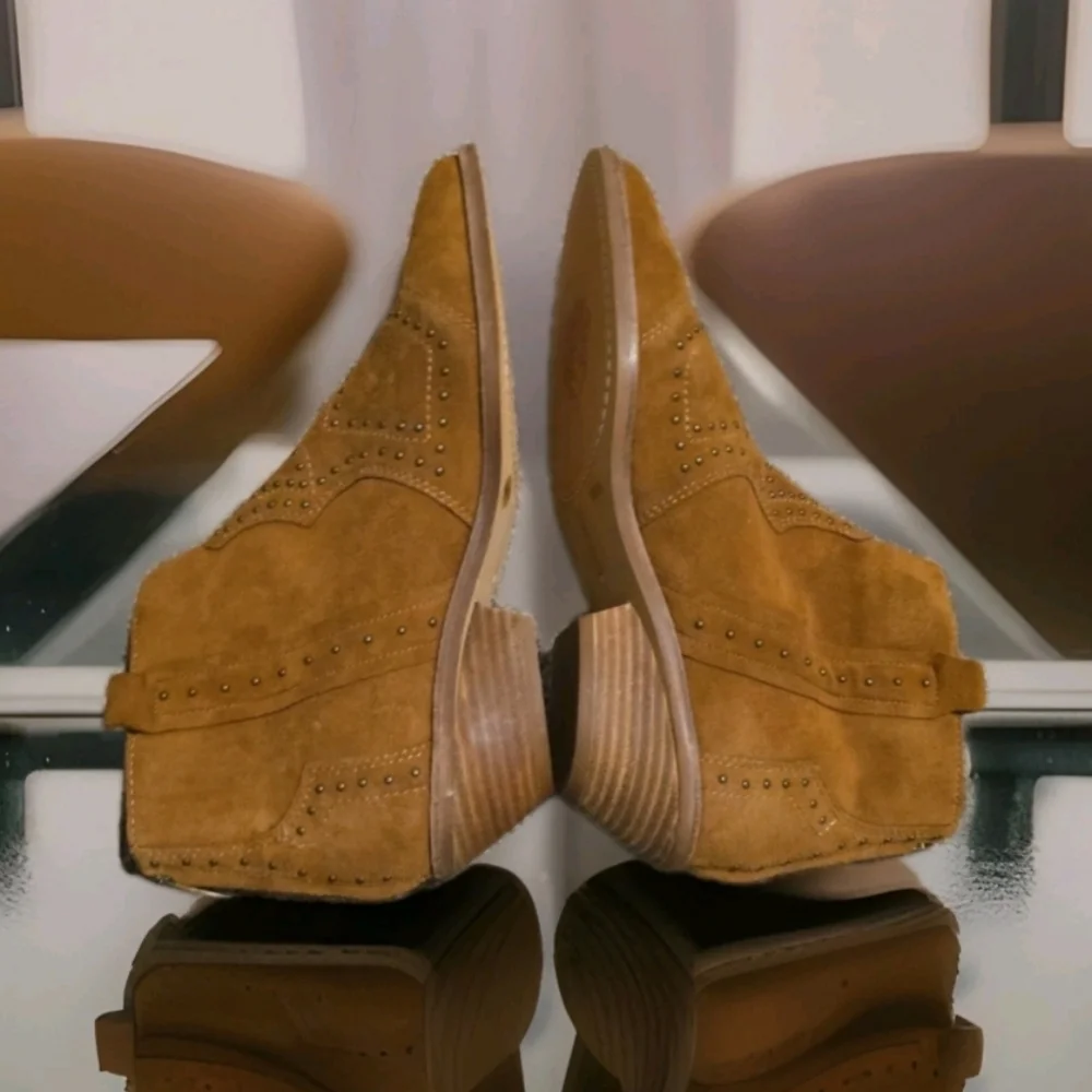 New without  tags Vince Camuto Tamera studded ankle boots in the cocoa bear Sz 8 - Picture 5 of 6